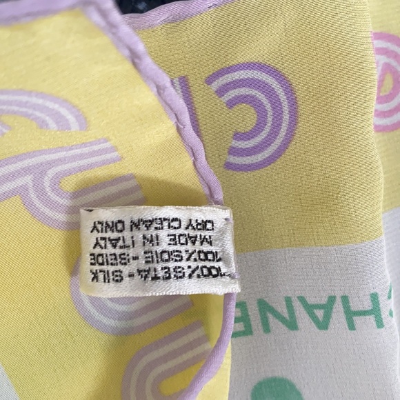 CHANEL Silk Scarf Bijoux Jewellery Pearls Earrings CC Logo - Picture 4 of 14